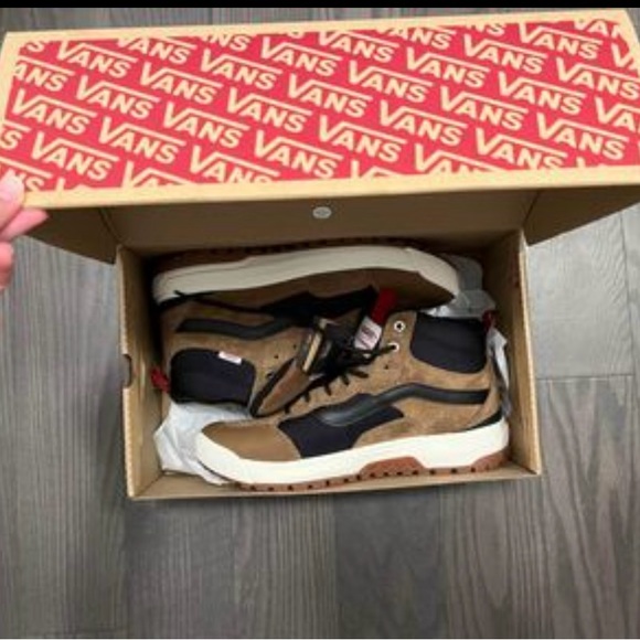Vans Winter Shoes - Picture 1 of 4